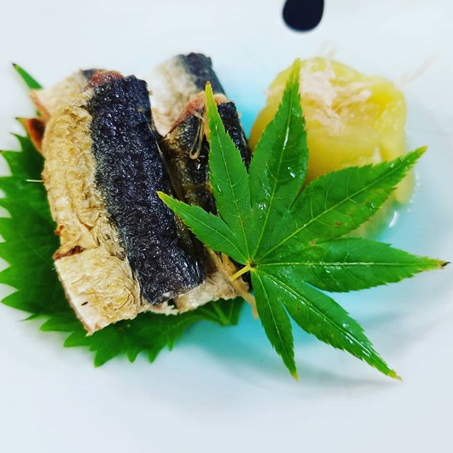8月にお出ししている 小鰯生姜煮 です 少し 出来上がりまでの行程をご紹介致します 使われているお料理は ランチの籠盛膳 はな そら 四季会席 じゆう かぜ です 福岡よひら From Instagram 福岡 和食 味彩よひらの公式ホームページ 8月にお出ししている 小鰯生姜煮 です 少し 出来上がりまでの行程をご紹介致します 使われているお料理は ランチの籠盛膳 はな そら 四季会席 じゆう かぜ です 福岡よひら From Instagram 福岡 和食 味彩よひらの公式ホームページ