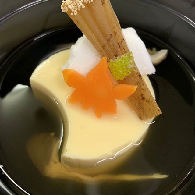 9月 四季会席 こころ 5 500円より 椀物です 月見玉子同富 福岡よひら 椀物 和食 会席 十五夜 季節 愛宕神社 西区 早良区 姪浜 感じの良いお 店 個室のあるお店 子連れで行けるお店 眺めの良いお店 玉子料理 すすき 九州 古民家 兎 From Instagram 福岡 和食 味彩よ