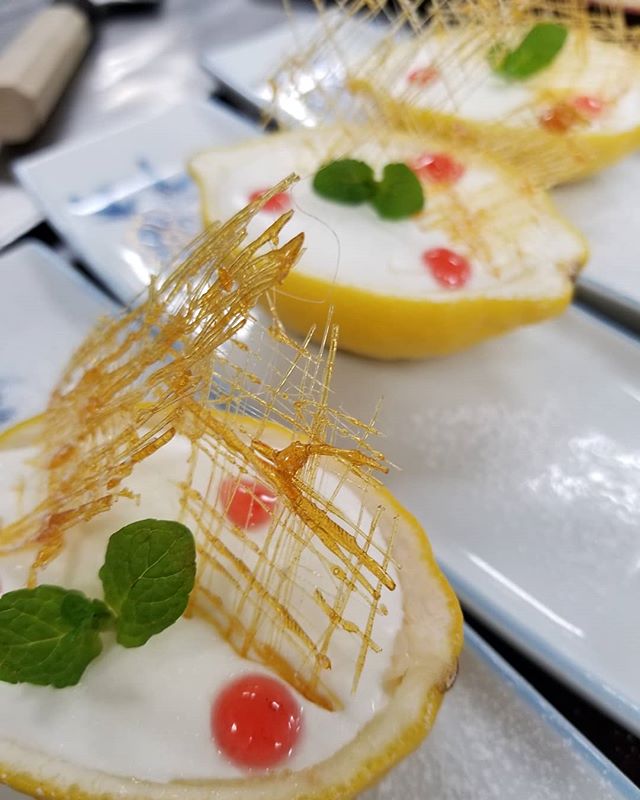 レモンムース です 福岡よひら 手作りデザート レモンムース スイーツ 会席 食後の締め レモン 姪浜ランチ 西区ランチ 姪浜ディナー 西区ディナー 早良区の美味しい和食 飴ちゃん 飴細工 古民家レストラン 福岡グルメ 創作和食 福岡行くなら 個室でゆっくり出来るお店 レモンムース です 福岡よひら 手作りデザート レモンムース スイーツ 会席 食後の締め レモン 姪浜ランチ 西区ランチ 姪浜ディナー 西区ディナー 早良区の美味しい和食 飴ちゃん 飴細工 古民家レストラン 福岡グルメ 創作和食 福岡行くなら 個室でゆっくり出来るお店