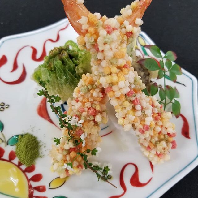 桃の節句会席 3月 4月限定 6 000円 税込 の揚げ物 海老の霰揚げ 抹茶塩添え です 福岡よひら 創作和食 桃の節句会席 限定会席 海老霰揚げ 春野菜の天婦羅 揚げ物 お祝い会席 法事会席 ひな祭り 古民家レストラン 個室の有る店 霰 仕出し 持ち帰り弁当 海の見えるお店 桃の節句会席 3月 4月限定 6 000円 税込 の揚げ物 海老の霰揚げ 抹茶塩添え です 福岡よひら 創作和食 桃の節句会席 限定会席 海老霰揚げ 春野菜の天婦羅 揚げ物 お祝い会席 法事会席 ひな祭り 古民家レストラン 個室の有る店 霰 仕出し 持ち帰り弁当 海の見えるお店